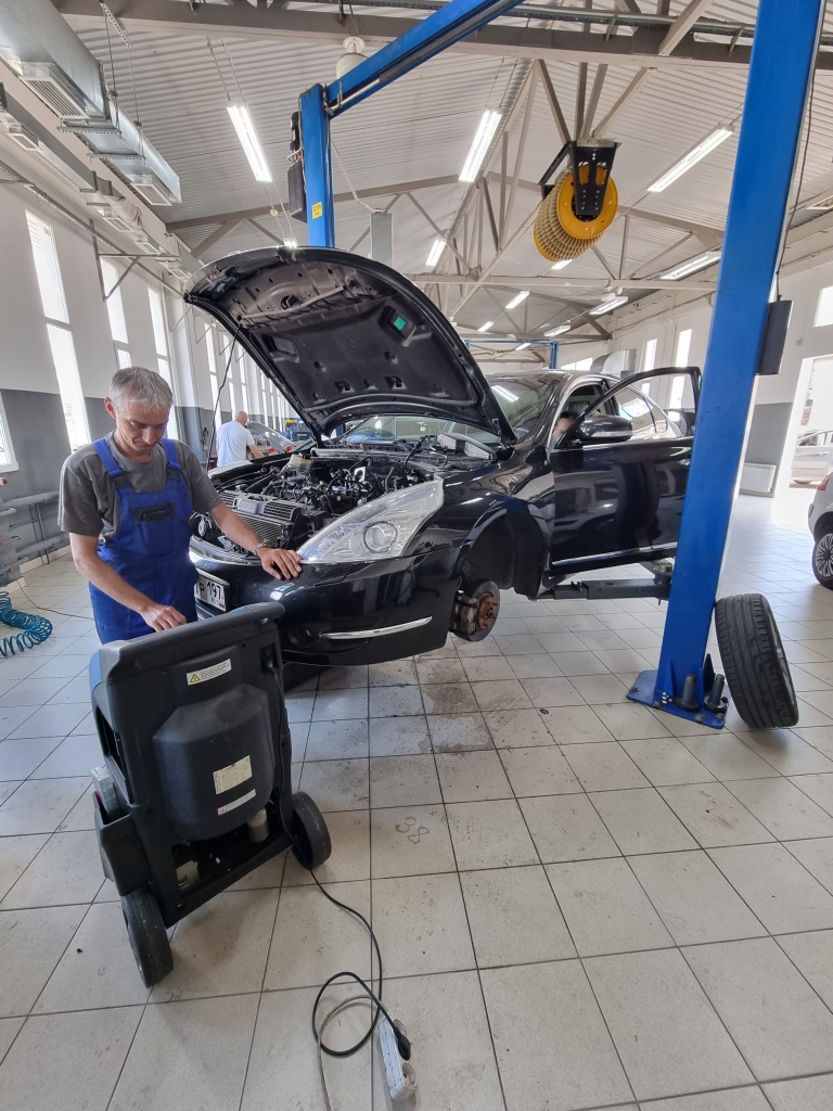 Заправка кондиционера Ниссан в Сочи Заправка кондиционера Ниссан в Сочи