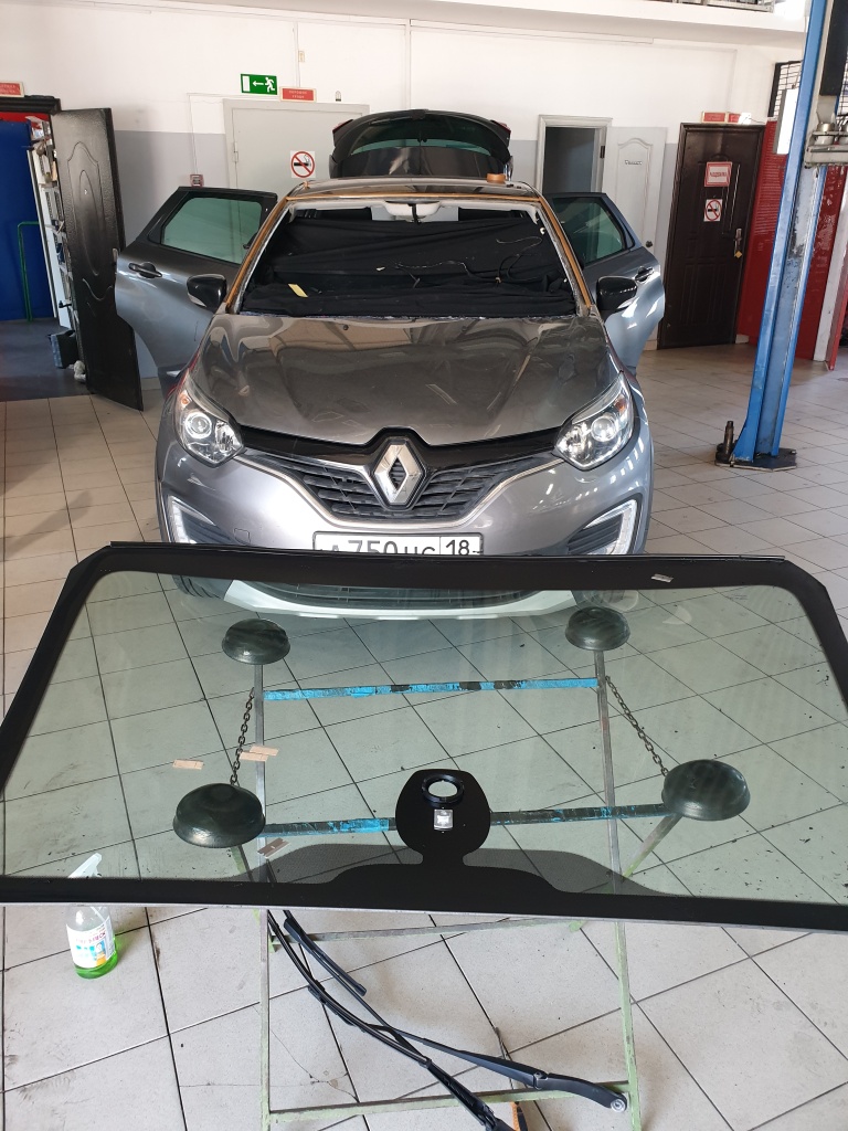 Замена лобового стекла Рено